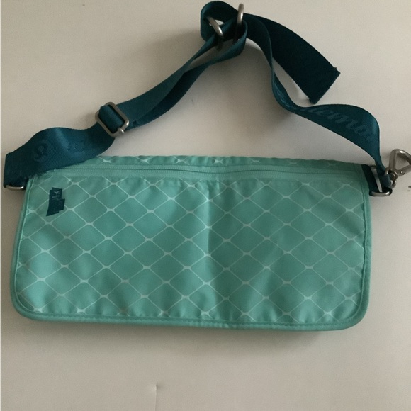 Lululemon | Pooch Bag - Picture 3 of 9